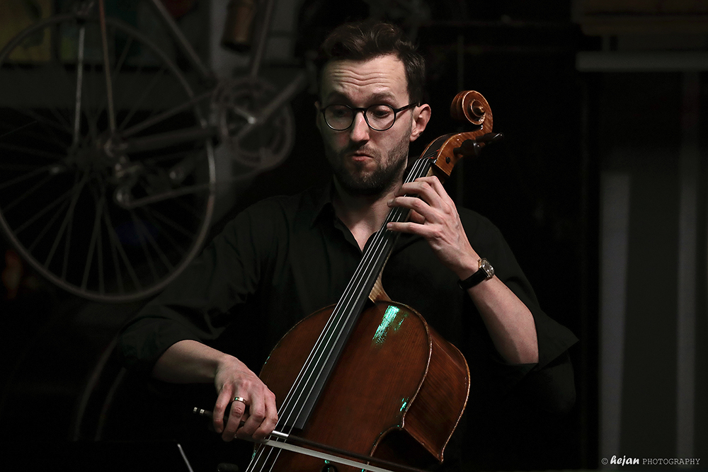 JazzClub - Atom String Quartet