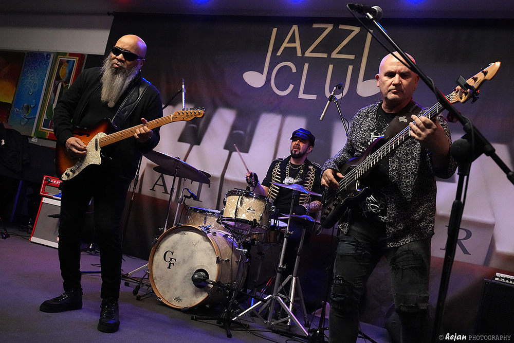 JazzClub - Niki Buzz Band