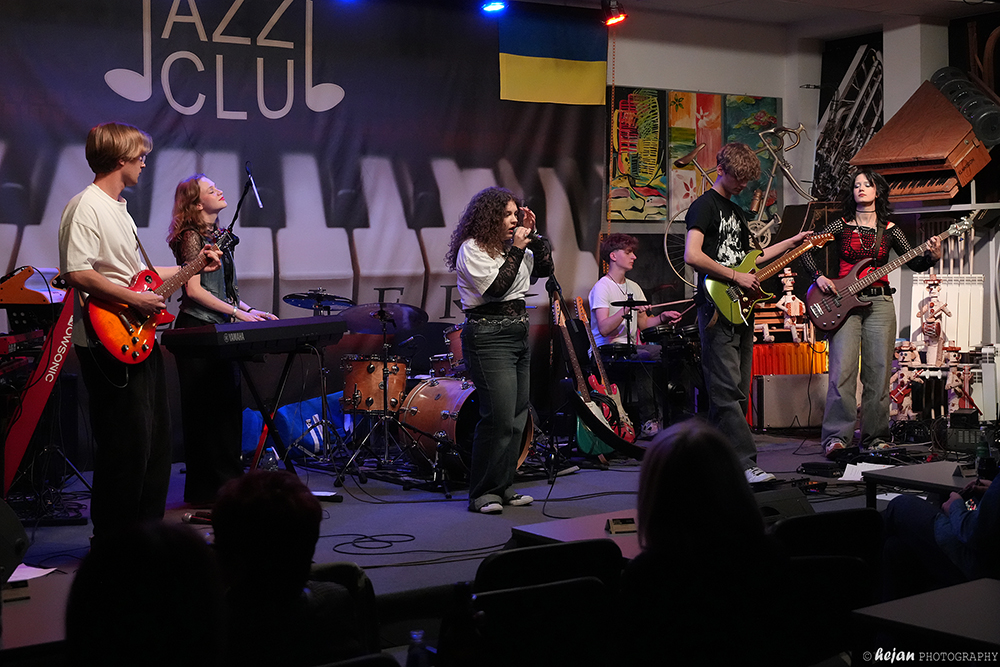 JazzClub - MADHOUSE